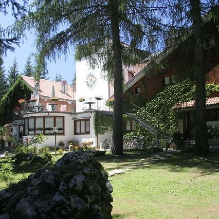Lh Albergo Il Paradiso Пескассеролі Екстер'єр фото