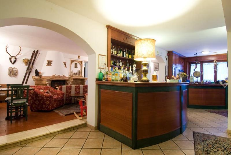 Lh Albergo Il Paradiso Пескассеролі Екстер'єр фото