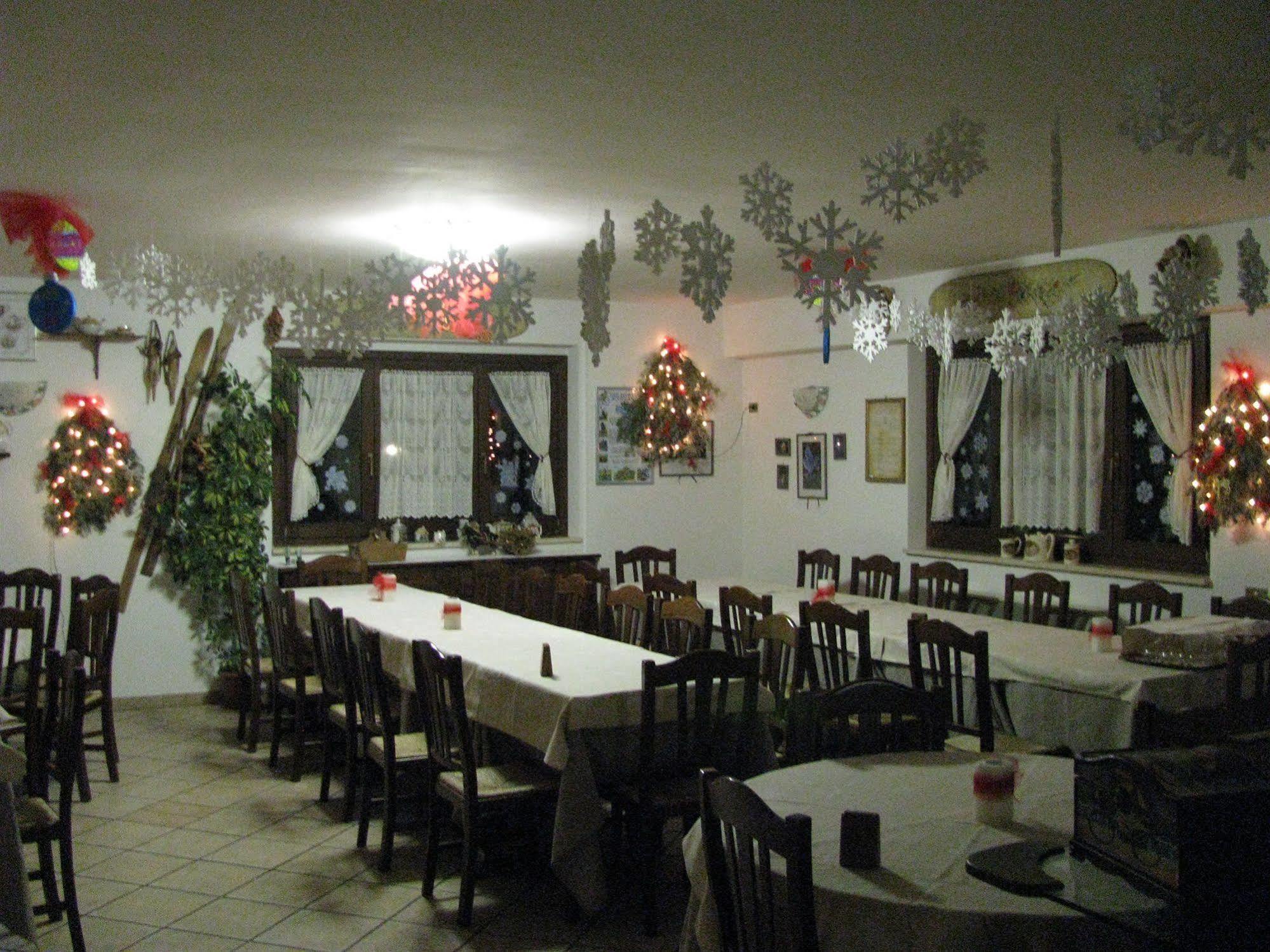 Lh Albergo Il Paradiso Пескассеролі Екстер'єр фото